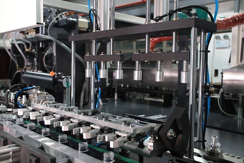 Automatic PET Bottle Making Machine factory