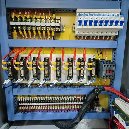 Semi Auto PET Blow Moulding Machine factory