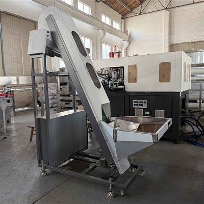 Automatikus fújó öntőgép