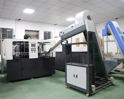 Peiriant mowldio chwythu ymestyn awtomatig