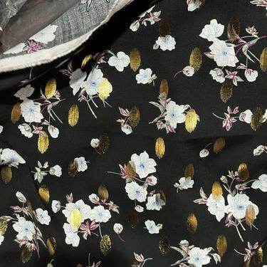 Kuuma kultainen kudottu kangas