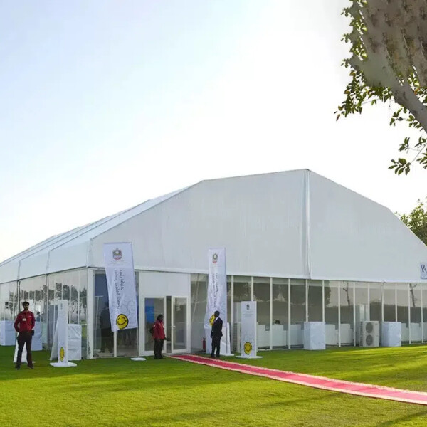 Tenda di stoccaggio ad arco