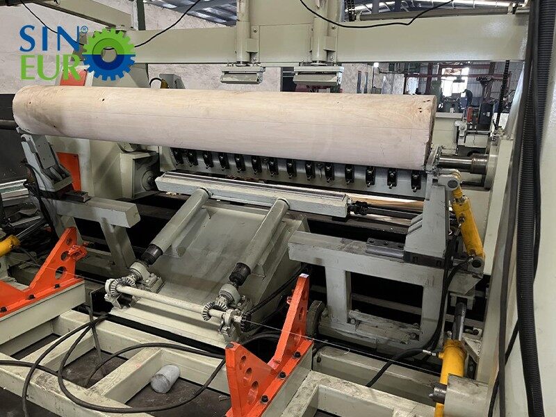 Single-hydraulic-spindle-veneer-rotary-peeling-machine
