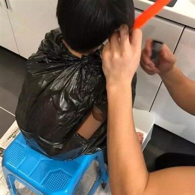 Grembiule di plastica nera