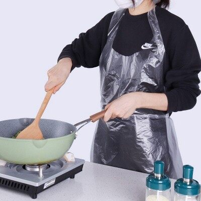 Neperšlampama plastikinė virtuvės prijuostė