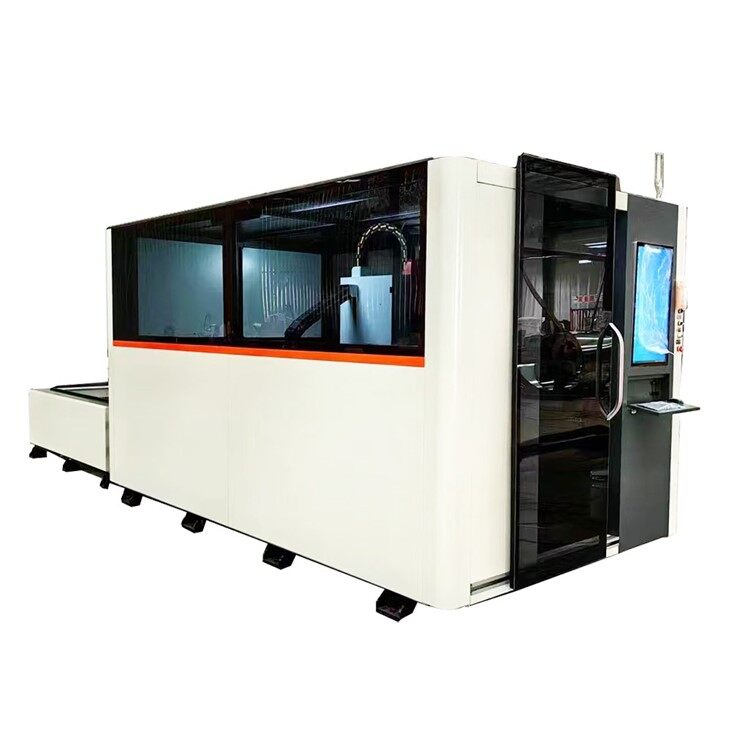 Fully enclosed laser cutting machine