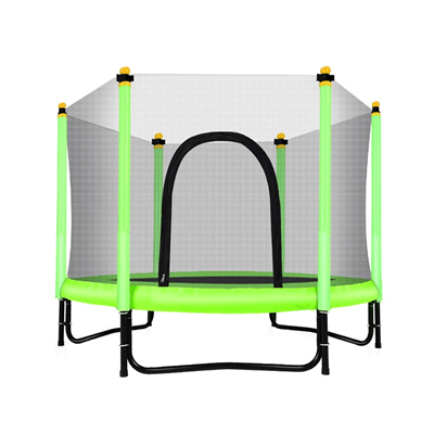 Дечији трамполин на отвореном