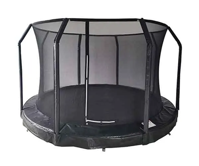 yn Iard Gefn Trampolîn Ground