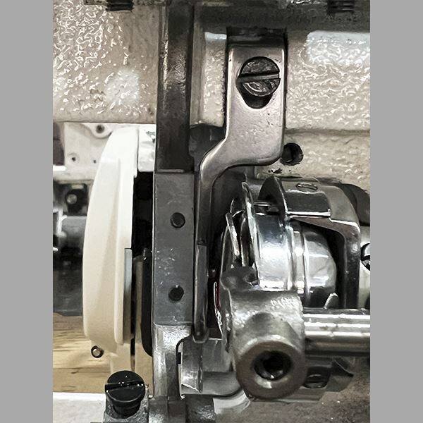 Direct-driven 1-needle Compound Feed and Walking Foot Lockstitch Sewing Machine 1541S Series best