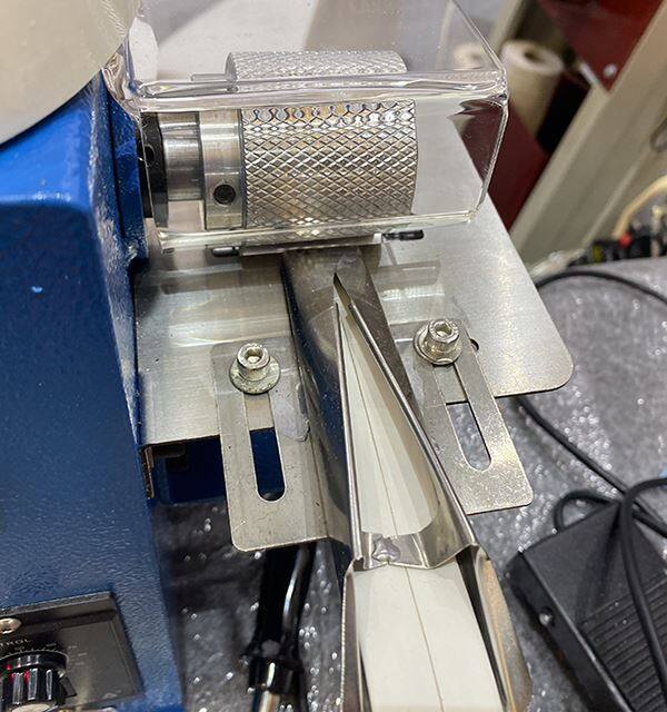 Strap cutting machine -4