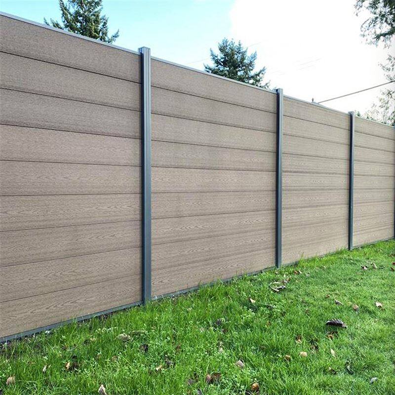 半閉鎖フェンス