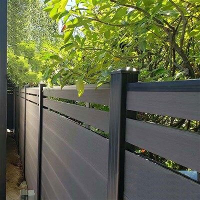 플라스틱 나무 울타리