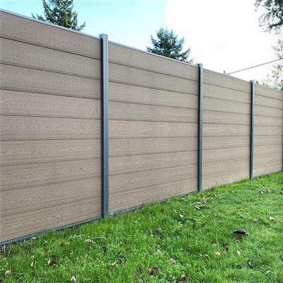 반 덮인 울타리