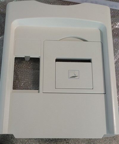 バス上部内装パネル