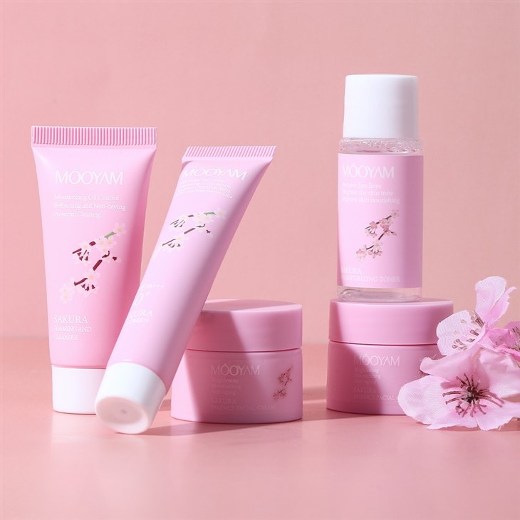Sakura Brightening Skin Travel Kit