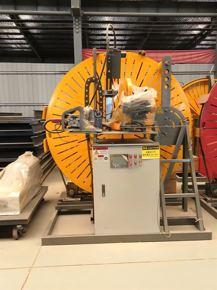 Inteligentna radna stanica za savijanje čelične šipke