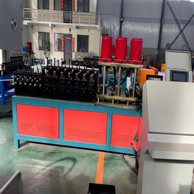 プロダクションラインを形成するフープ