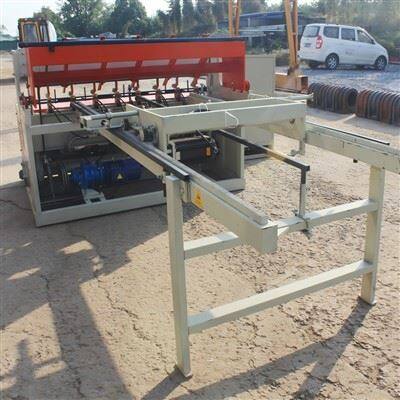 Machine de soudage à gaz en maille en acier