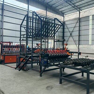 Nagyméretű acélhálós hegesztőgép