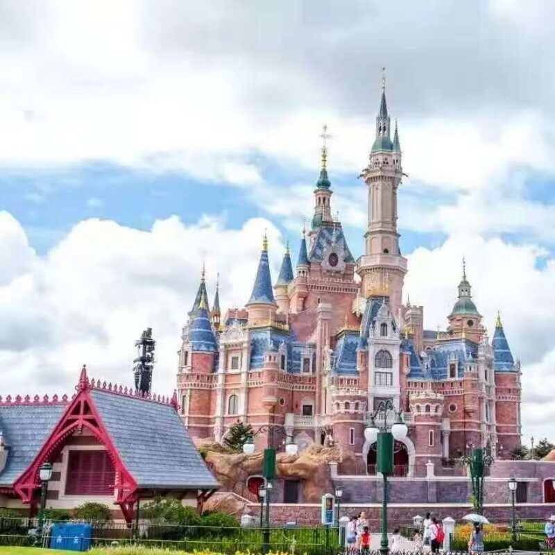 Shanghai Disneyland Graduation Season Tours