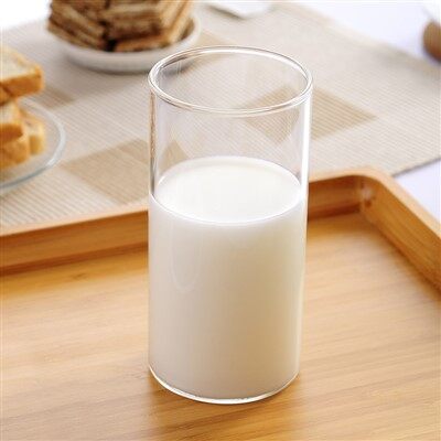 Тркалезна, директно стаклена чаша за вода