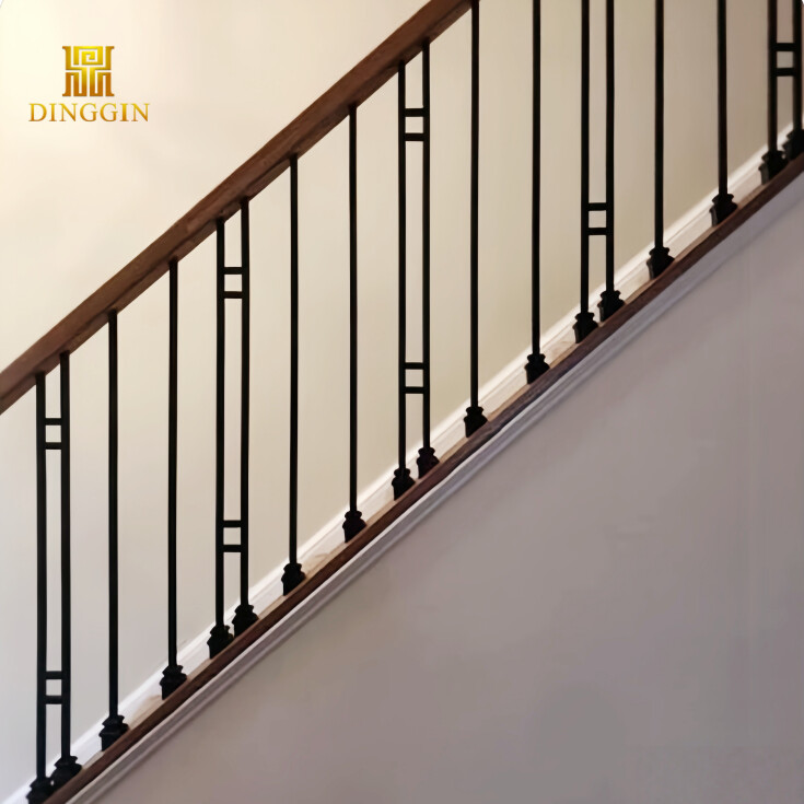 Dvigubo strypo geležinis balustras