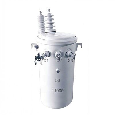 11 kV pólusra szerelt transzformátor