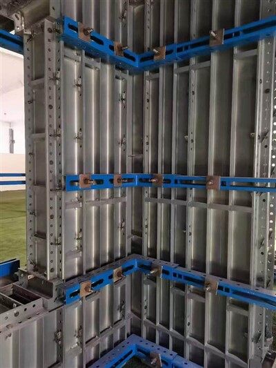 Coffrage de mur en aluminium